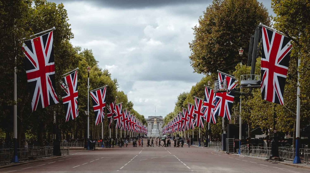MAKE BRITAINS ROADS GREAT AGAIN