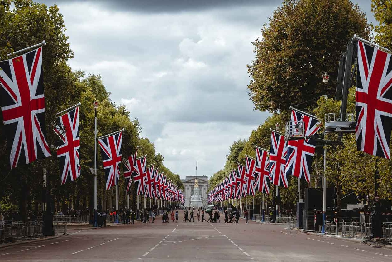 MAKE BRITAINS ROADS GREAT AGAIN